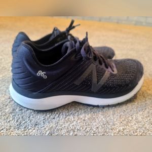 New Balance 860 like new shoes